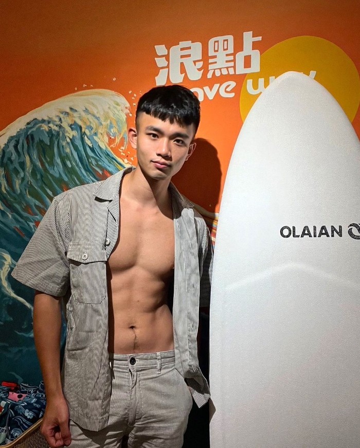 夏日炎炎 受不了雜草叢生的自己嗎？
不要緊 浪點男性除毛 帶你逃出叢林！
讓你體驗除毛後 彷彿在海中游泳的清透爽感！
🏄浪點夏日限定活動來了！
即日起來店加入粉專及google評論，
就可以享有前私密除毛或後私密除毛+腋下
活動價999!
現在就加line預約！
wavewax.com.tw/wavewaxorder.a…