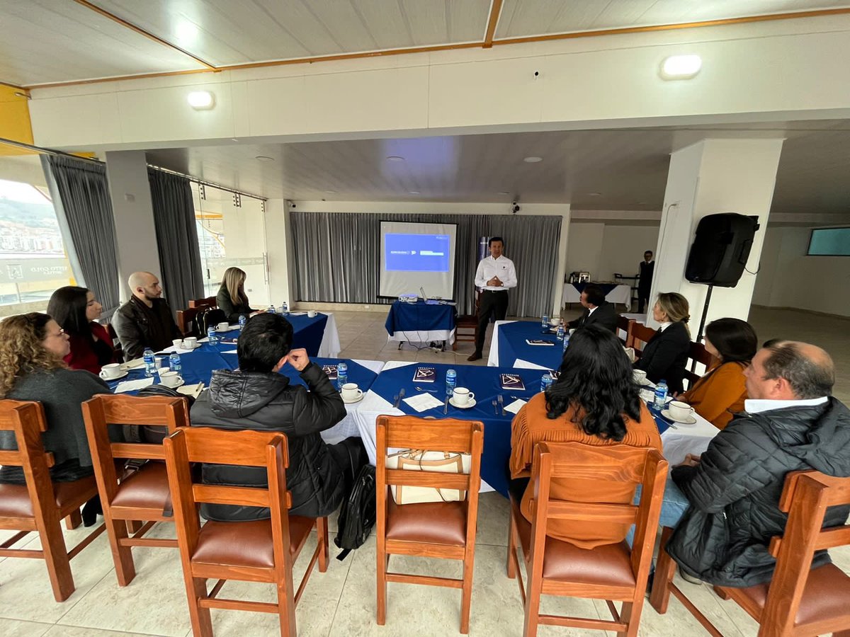 July_ossa's tweet image. Hoy estuvimos en Tunja con empresarios de la región, presentando nuestro portafolio DIRECTO a empresas, para capital de trabajo, inversión, 
modernización, internacioanlIacion y mucho más!

#CreerEnTiNosMueve @Bancoldex 
#BancóldexEnlasRegiones