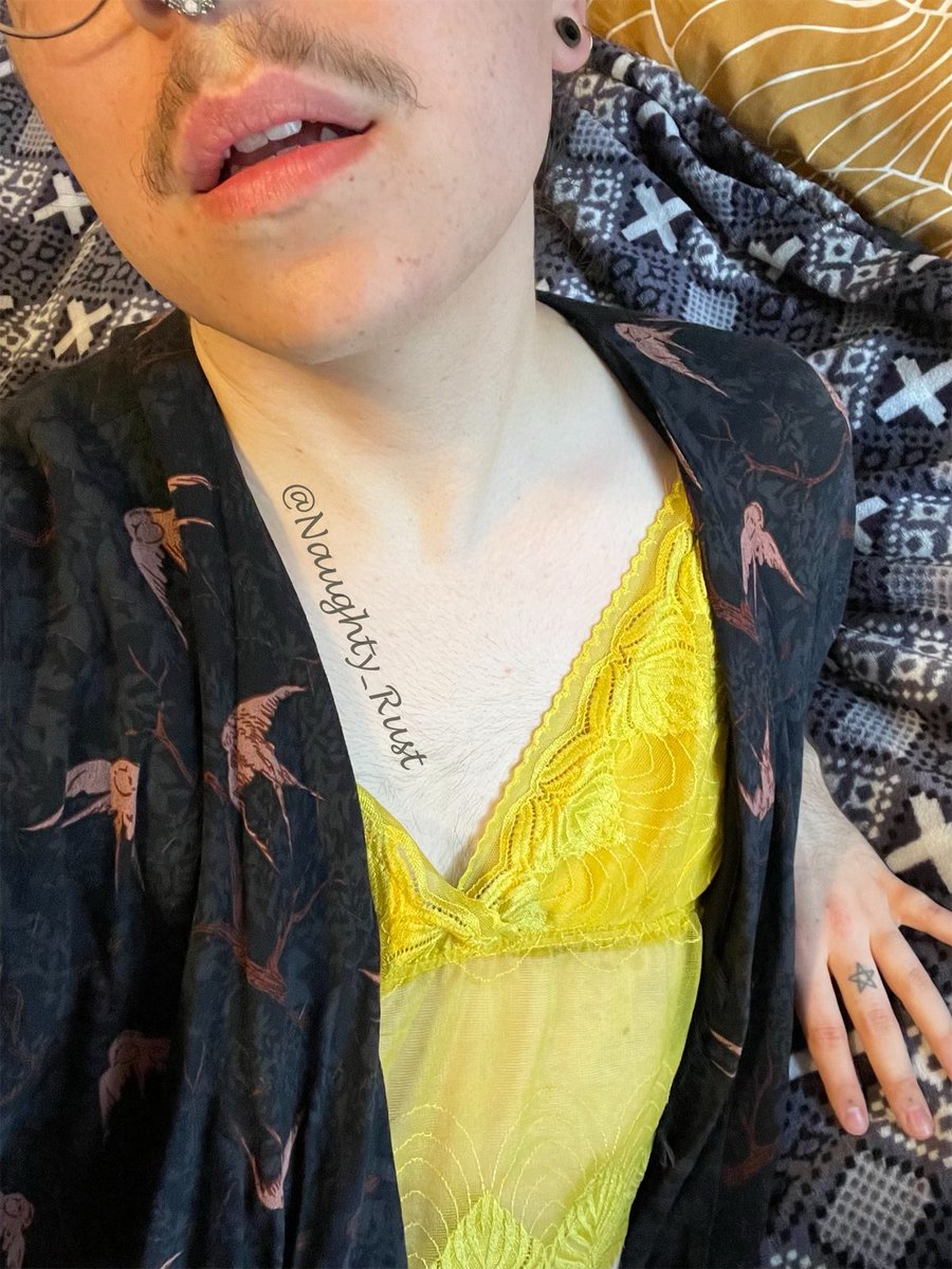 Would you 
A) kiss me 👉🏻👈🏻😚
B) fuck me 😜🍆