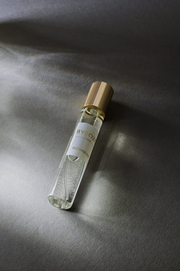 ByBozoksa's tweet photo. #عطور_باي_بوزو الفرنسية الآن في السعودية  #bybozo_not_a_girl #eternal_rainbow #amsterdam_weekdays #joker #immoral #topless #decent #black_mafia #in_law #red_squared #rival_in_love #richness #sea_breeze #brutal #dateinparis #habibi #french_kiss #parfum #parfum_bybozo #عطور_بيبوزو https://t.co/o7JQOX4HwP