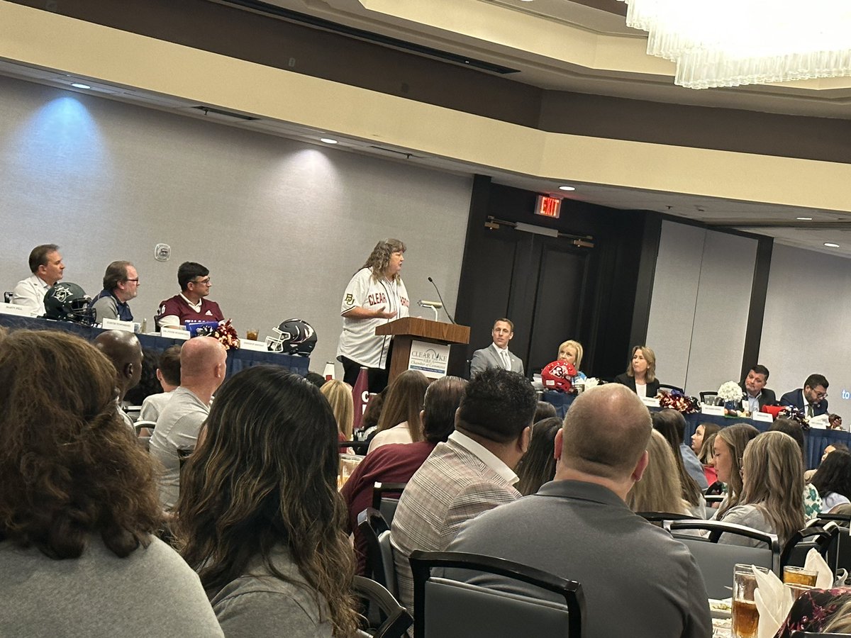 britani_moses's tweet image. Thank you to the @clacctx for another stellar new teacher luncheon!  They care about our #ccisdmvt