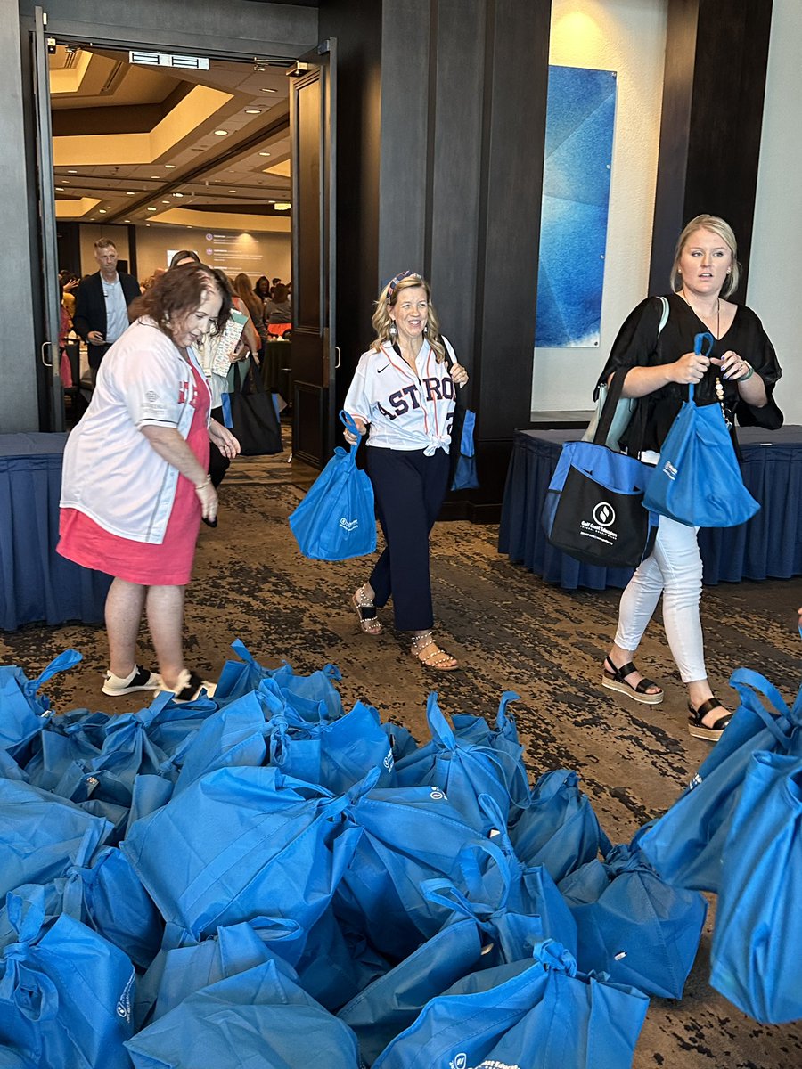 britani_moses's tweet image. Thank you to the @clacctx for another stellar new teacher luncheon!  They care about our #ccisdmvt