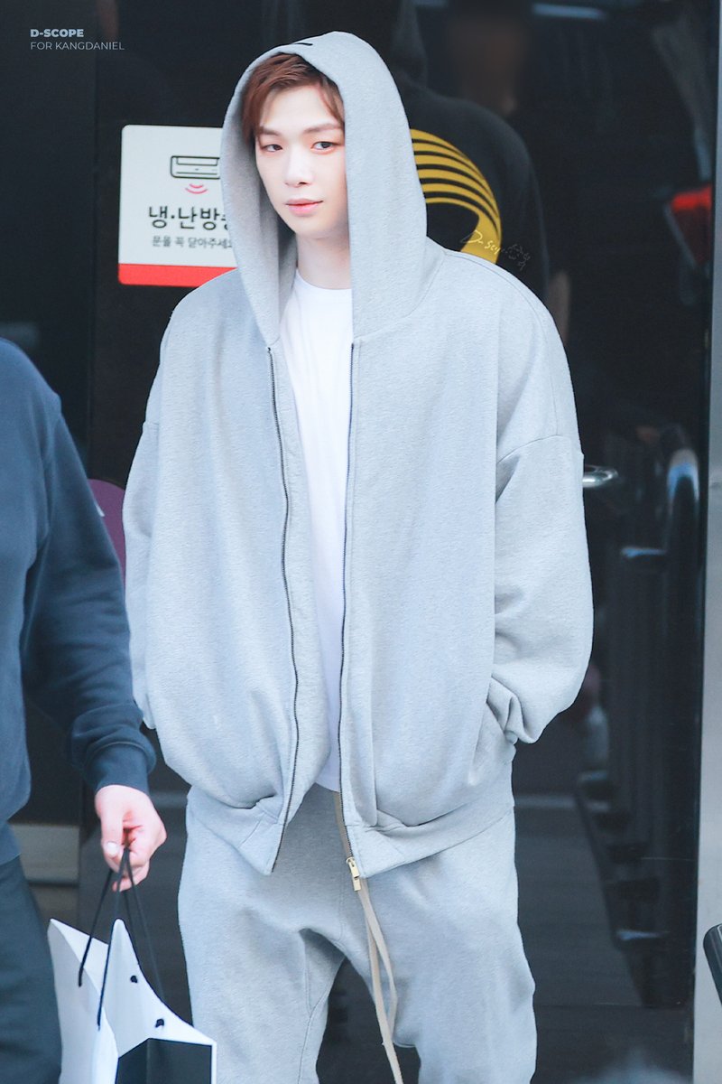 DanikScope's tweet image. 230623 뮤뱅 퇴근 HQ 

🥹 최고

#강다니엘 #KANGDANIEL