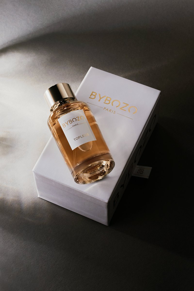 ByBozoksa's tweet photo. #عطور_باي_بوزو الفرنسية الآن في السعودية  #bybozo_not_a_girl #eternal_rainbow #amsterdam_weekdays #joker #immoral #topless #decent #black_mafia #in_law #red_squared #rival_in_love #richness #sea_breeze #brutal #dateinparis #habibi #french_kiss #parfum #parfum_bybozo #عطور_بيبوزو https://t.co/D7xKKKqJgA