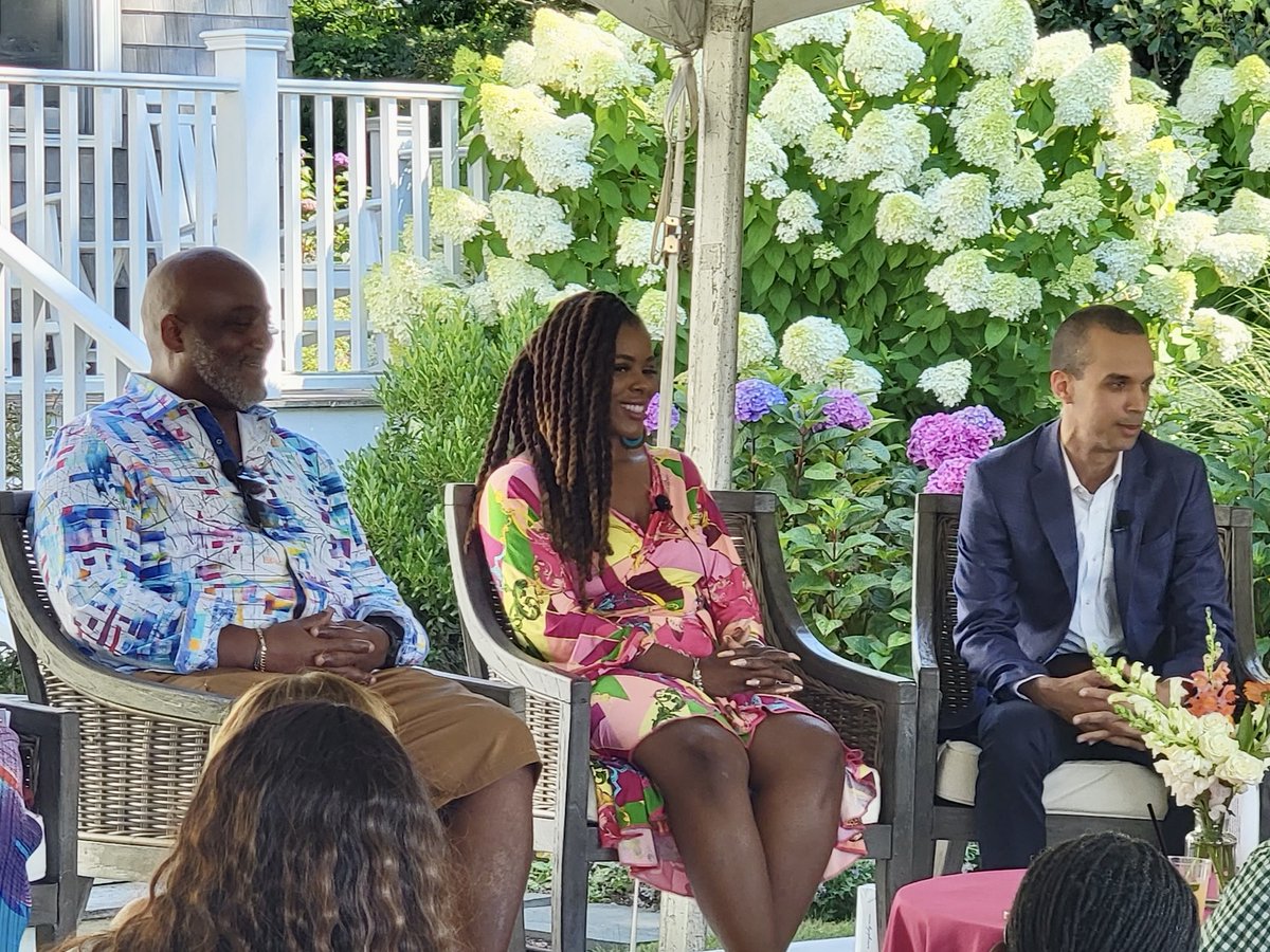 Last weekend we sat down with U.S. Representative @AyannaPressley, Dr. Michael Jeffries, @desmondmeade, and Sheena Meade for a Disruption Dialogue moderated by @SincerelyJenee of The @BostonGlobe. (1 of 3)