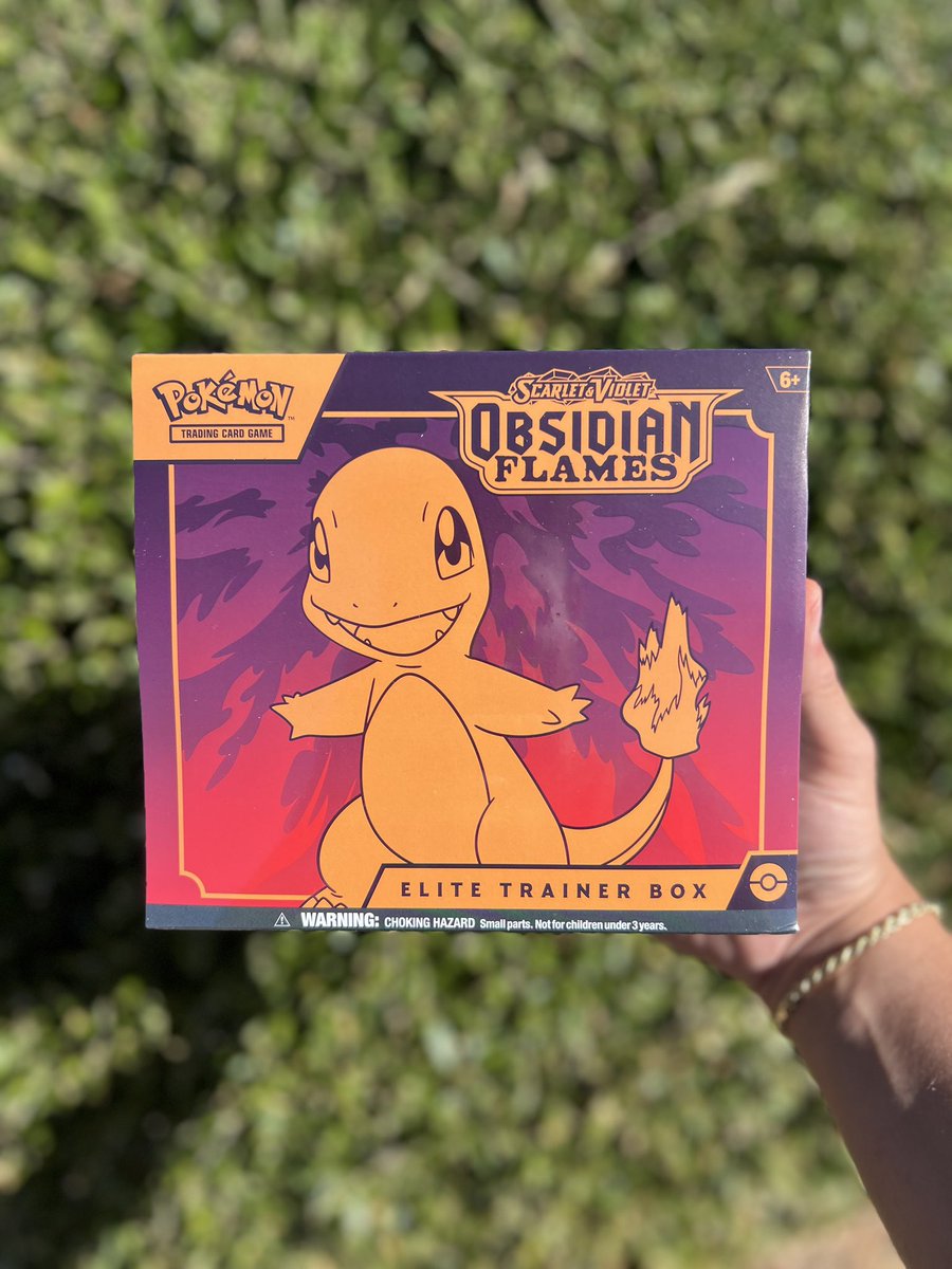 PokemonTCGIntel's tweet photo. Let’s giveaway an ETB from the newest English set , Obsidian Flames! 🔥

To enter:
-Follow @CormickRips @MetroPoke 
-RT/Like
-Have a great day (no proof needed)

Winner will be announced 8/13! Good luck everyone! #PokemonTCG https://t.co/N4vbOGTEkI