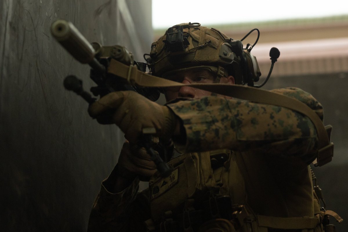 PacificMarines's tweet photo. 📍Republic of Korea 🇰🇷

#PacificMarines with @3d_Marine_Div conduct room clearing drills during Korea Marine Exercise Program 23.3, July 31. #KMEP is conducted routinely to maintain interoperability, proficiency, and combined capabilities of the #ROKUS forces.
#TrainedLethal #CQB https://t.co/cOUSoFq7A4
