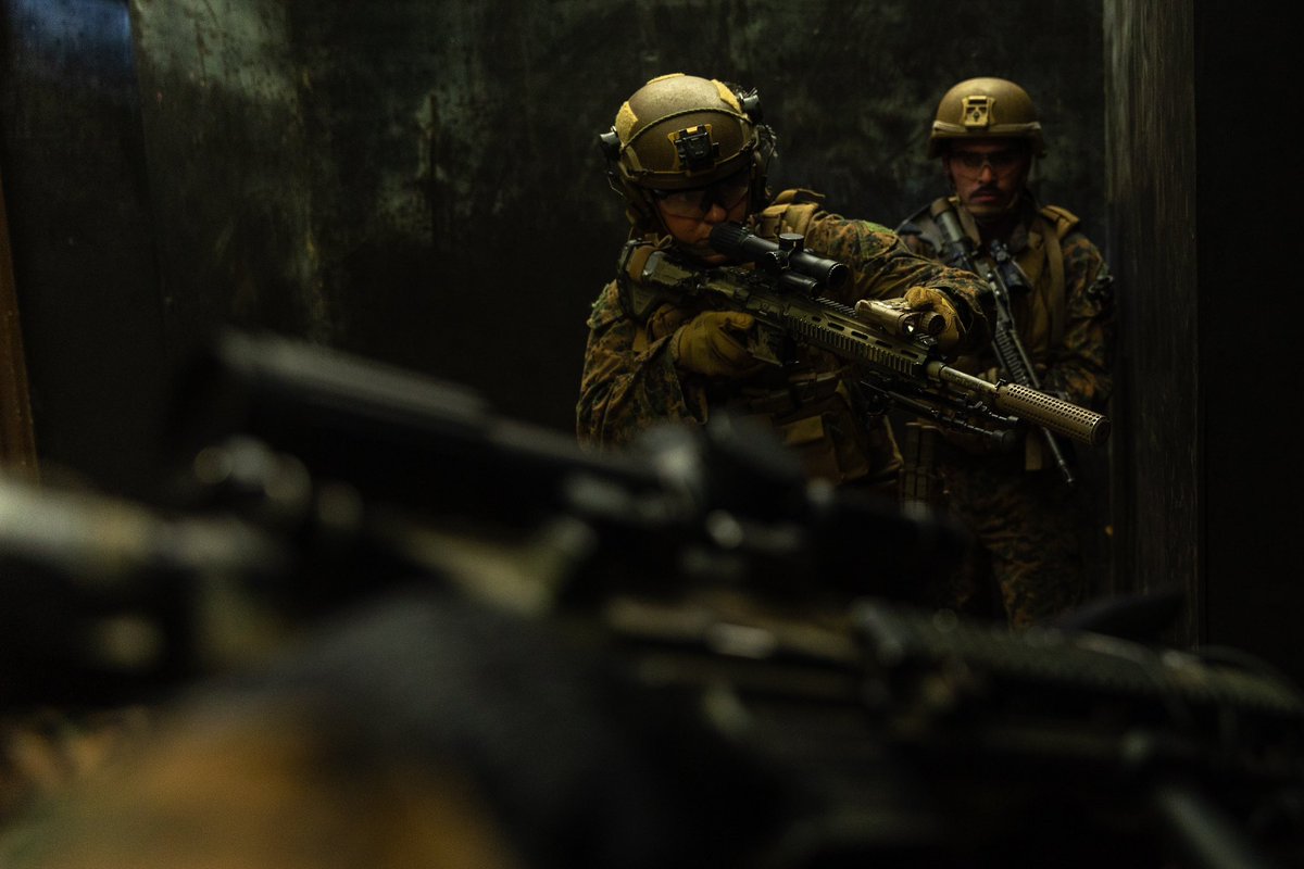 PacificMarines's tweet photo. 📍Republic of Korea 🇰🇷

#PacificMarines with @3d_Marine_Div conduct room clearing drills during Korea Marine Exercise Program 23.3, July 31. #KMEP is conducted routinely to maintain interoperability, proficiency, and combined capabilities of the #ROKUS forces.
#TrainedLethal #CQB https://t.co/cOUSoFq7A4