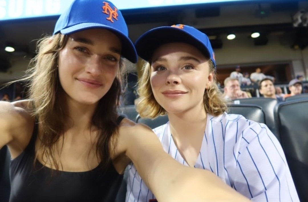 sapphics like: on X: chloe grace moretz and her girlfriend kate