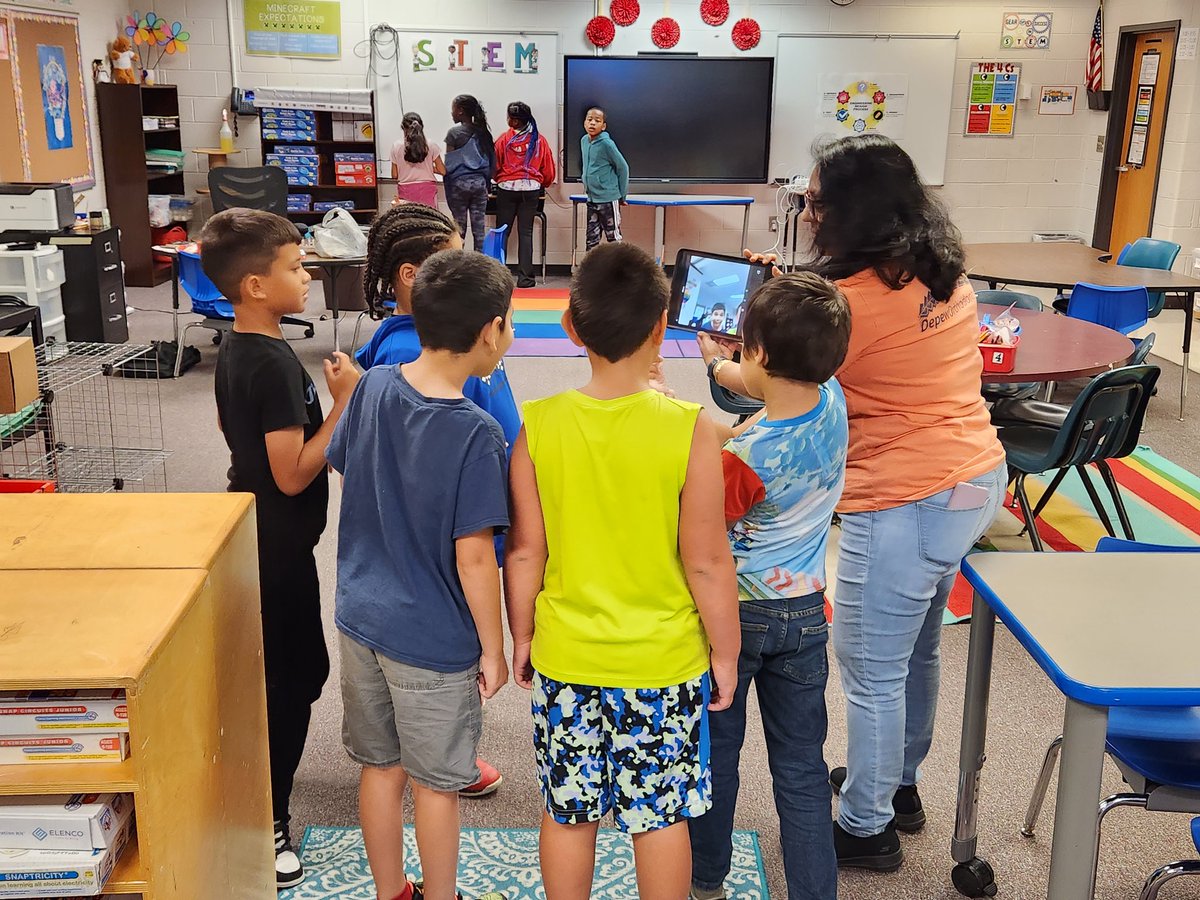 payneSTEMlab's tweet image. Explored the new STEM Lab using an amazing digital scavenger hunt tool @GoosechaseEDU 🤩💻🔎 #WeAreAcworth #STEMCobb