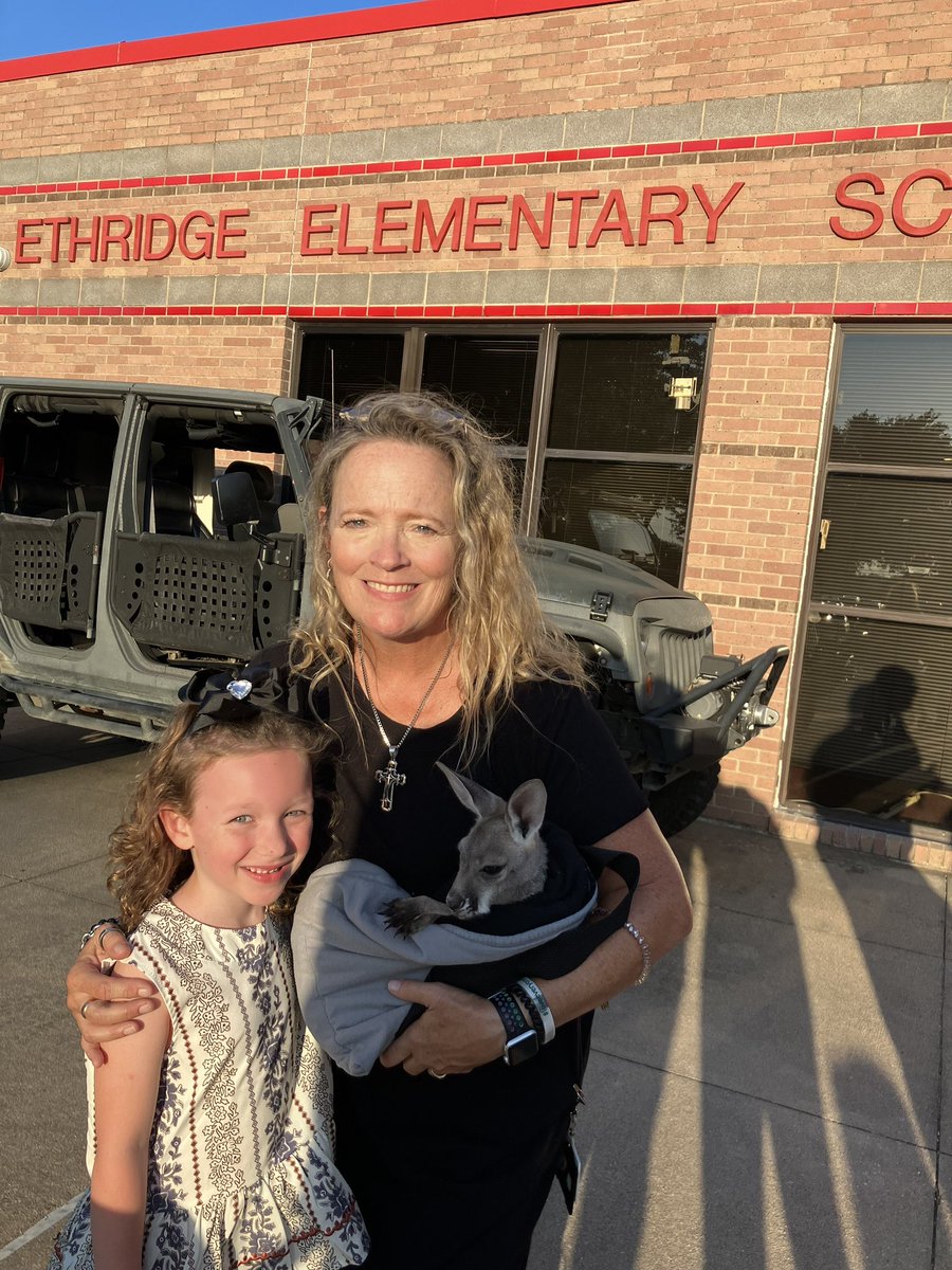 HeatherTechFan's tweet image. Outstanding first day @EthridgeES where we are #wildaboutlearning ! It was amazing to see so many faces that I missed over the summer! It is going to be an awesome year! #lisdb2s23 #betheone