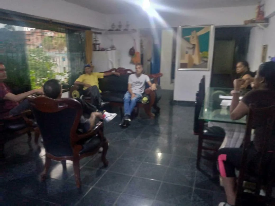 UNT_Caracas's tweet photo. #09ago Reunión ordinaria Dirección Ejecutiva Municipal @partidount Coche  Se abordaron los temas: Evaluación y seguimiento de las actividades en la parroquia. Apoyo a la plataforma unitaria democrática, en función a la Primaria del #22Oct. Con la gran toma de Caracas este #12Ago https://t.co/5bblnBmkcc