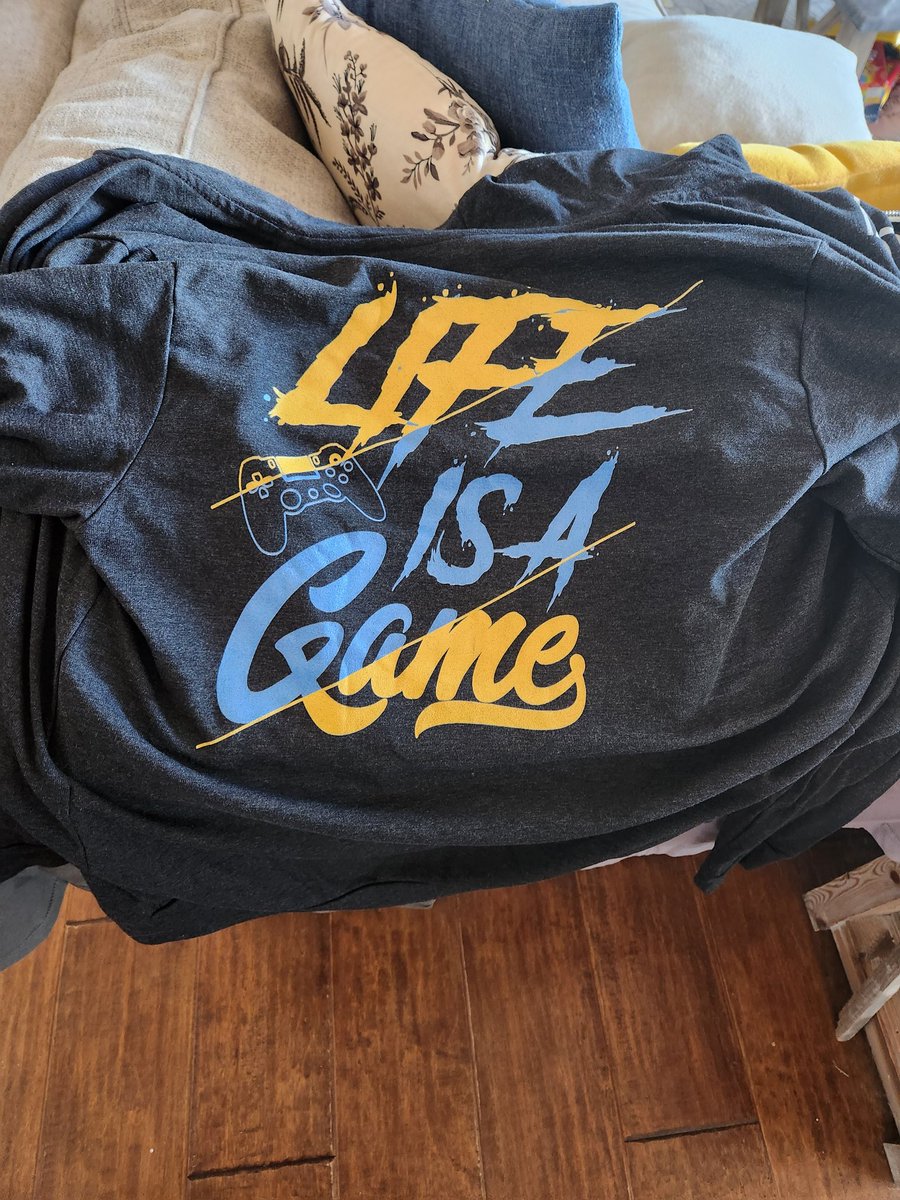 jprate's tweet photo. #wednesdaythought, pick yourself up some cool game themed clothing at https://t.co/Bf9Si8vg9k #gaming #gamers https://t.co/myhOwRhS6J