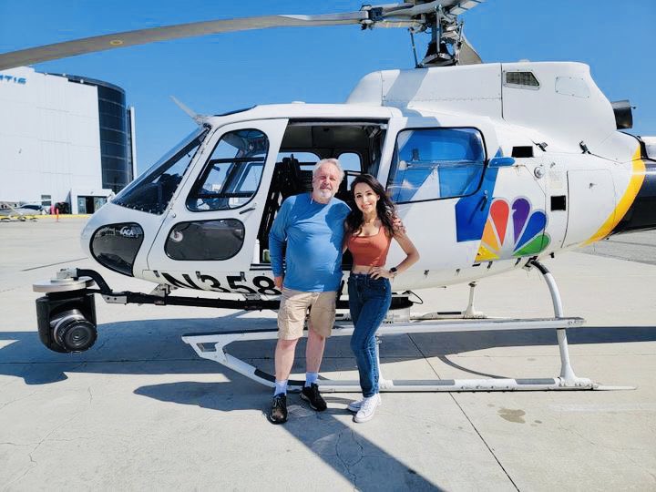 elianamoreno's tweet photo. In Long Beach, CA — When our fuel stop at @lgbairport turns into an impromptu photo shoot. 📸- @munoz_images_aviation #helicopter #news #aviation #longbeachairport #longbeach #reporter #pilot #latinasinnews 
Pilot: George Marciniw https://t.co/IpTJuImVBy