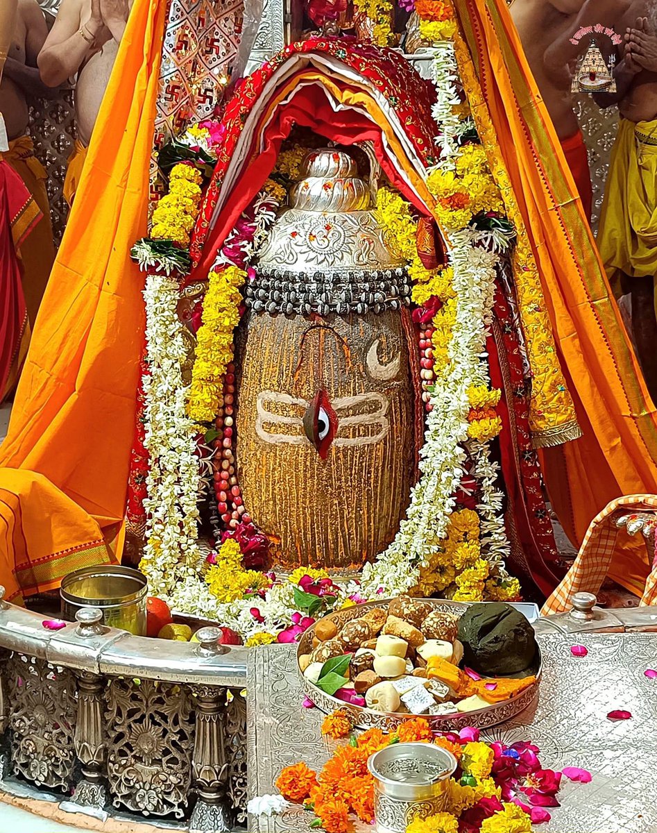 12Jyotirling's tweet photo. श्री महाकालेश्वर ज्योतिर्लिंग जी के आज के संध्या आरती शृंगार दर्शन 10.08.2023 https://t.co/nGLdL5cFwe