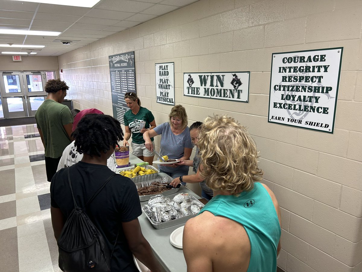 ClearFallsFB's tweet photo. A special thanks to our Booster Club for cooking steak dinners for our winning SWAT team, Team McGowan, and perfect SWAT attendance players! https://t.co/1gpS9sI4m1