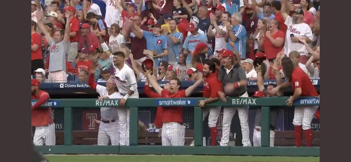 Chuckles152's tweet image. I didn’t notice, and maybe I’m late on this, but my guys back in the dugout. #RingTheBell #HuntForRedOctober