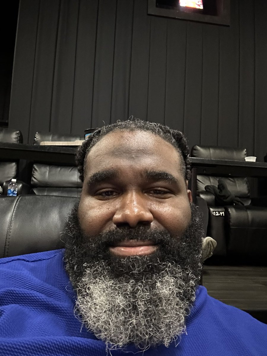XmCinema's tweet photo. Ready to screen Strays starring Will Ferrell and @KevinHart4real #straysmke https://t.co/q7LrLpexND