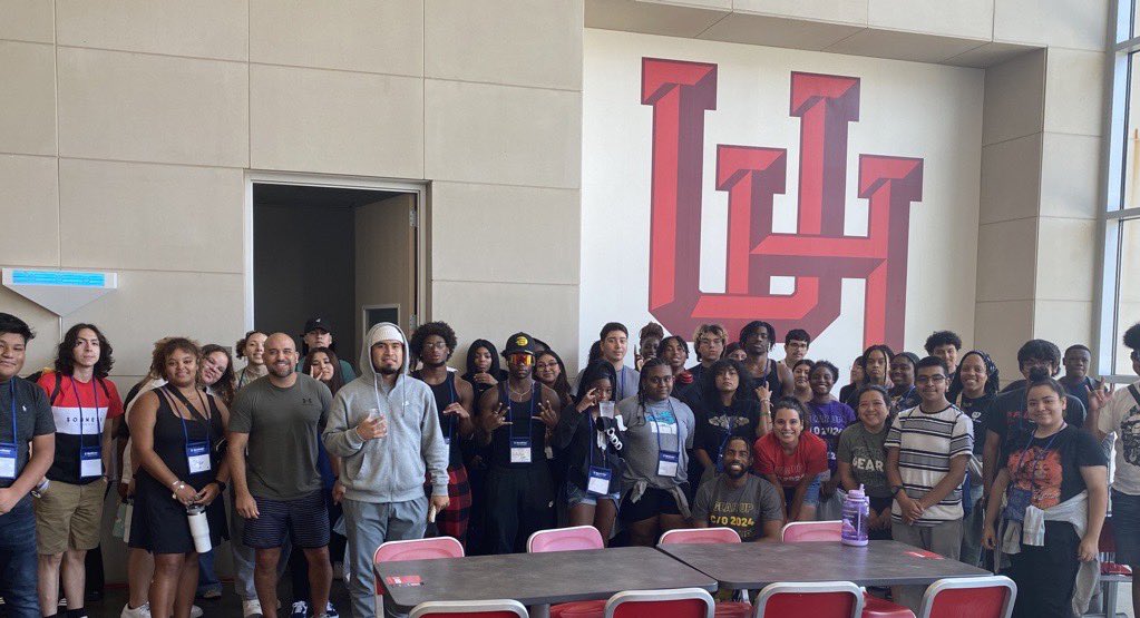 Our @GEARUPAustinISD students are going places! They are gearing up for senior year with an out of state college visit with University Of Houston as the first stop. #GEARUPworks