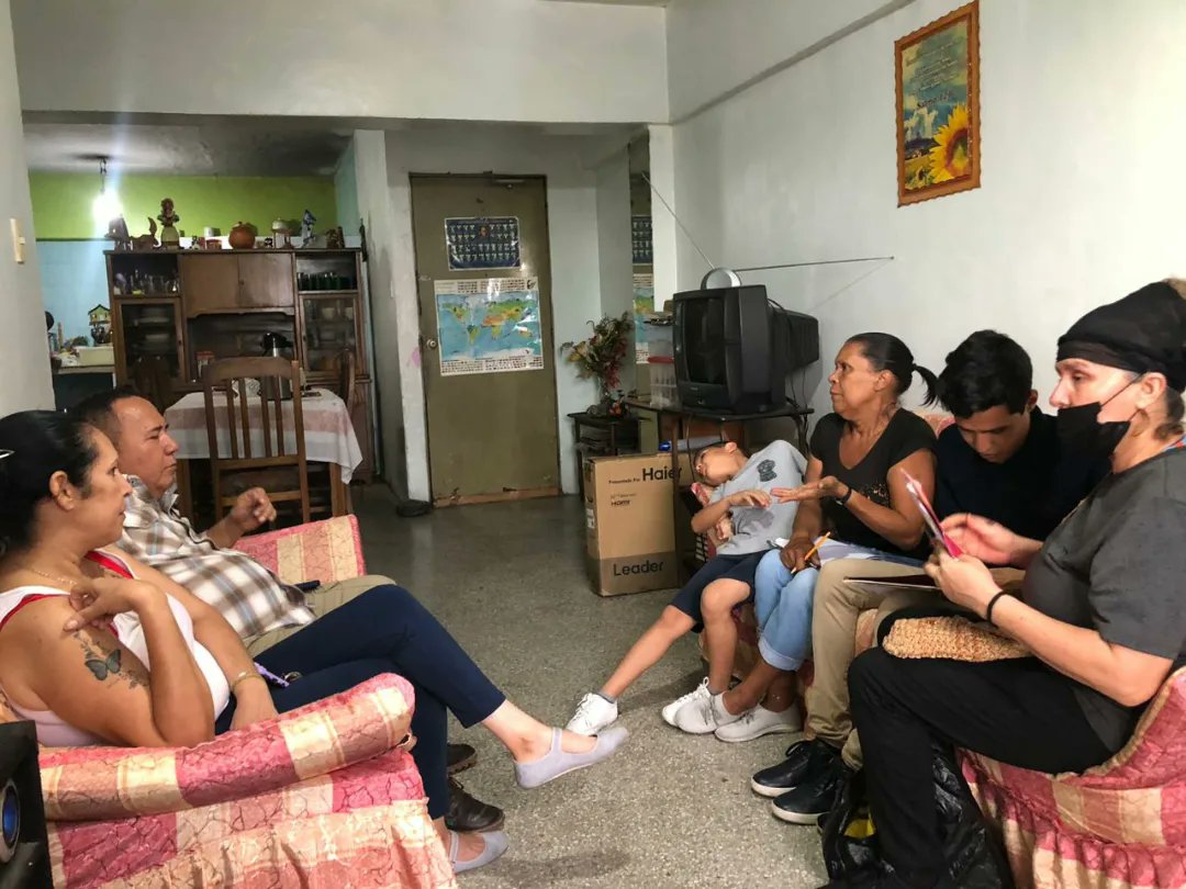 UNT_Caracas's tweet photo. #09ago
Reunión comité operativo Dirección Ejecutiva Municipal @partidount San Agustín con participación de miembros de la comunidad.
 Planificación de las actividades en la parroquia. 
@goyocaribash https://t.co/pE0rc8eb8g