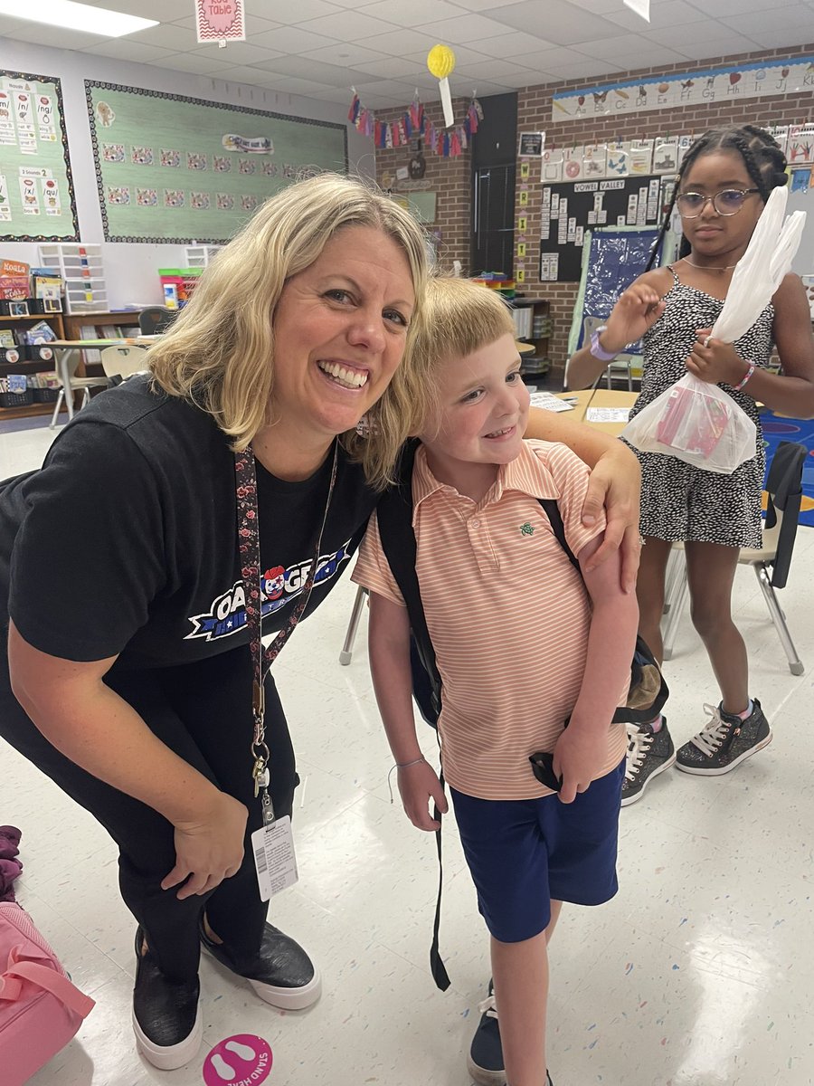 EduKatieA's tweet photo. 1st day of 1st grade ✅ 
@OGElementary @JohnCAlexander https://t.co/Ux2BLgVWQ2