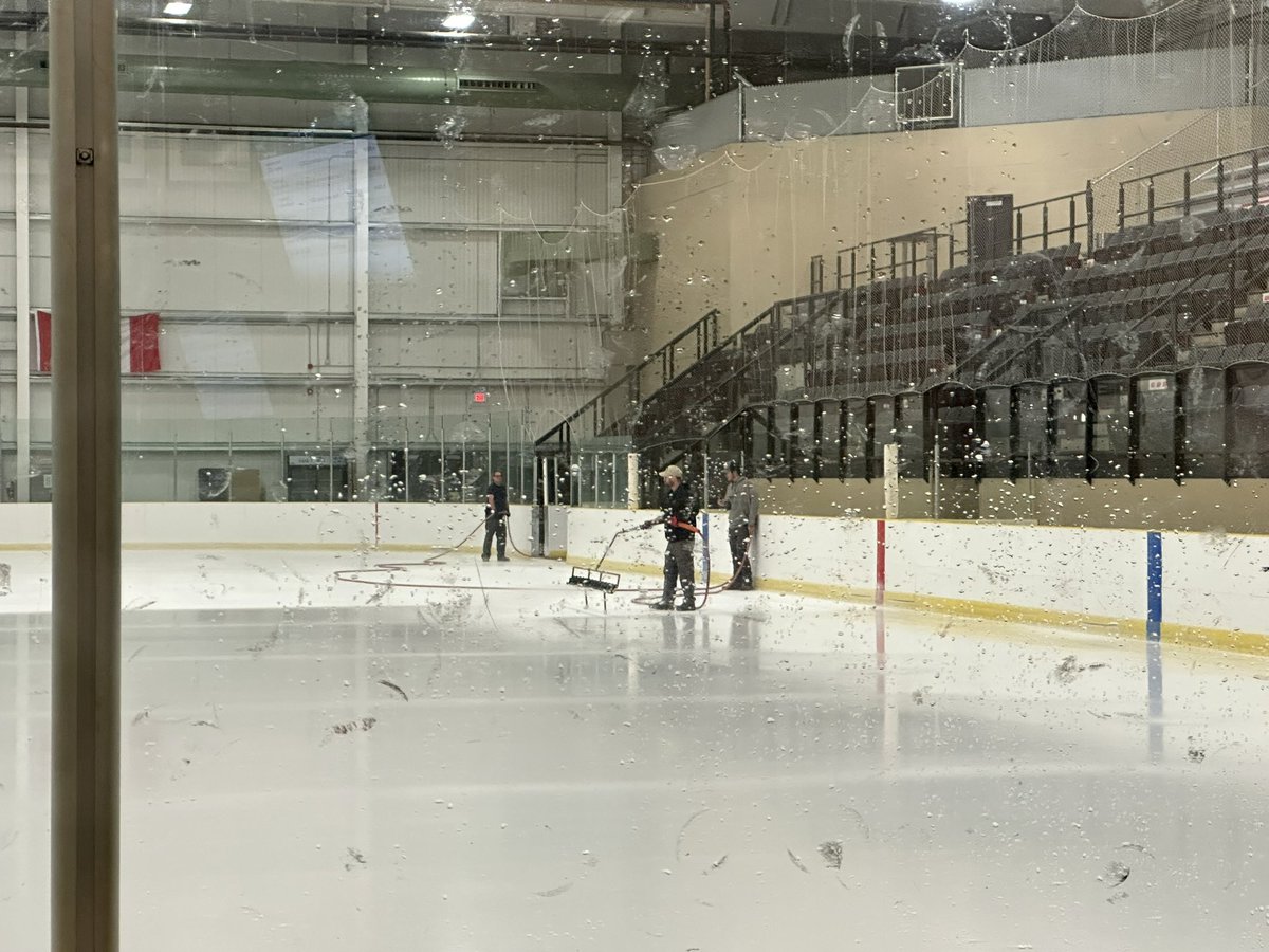 SmaielDanny's tweet image. Tis the season #boldcenter #freshice