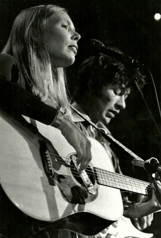 jonimitchell's tweet image. Rest in peace Robbie Robertson, legendary lead guitarist of The Band, fellow Canadian, and cherished collaborator of Joni's. May his legacy and musical harmony resonate for generations to come.

Photo from the Michael Ochs Archives