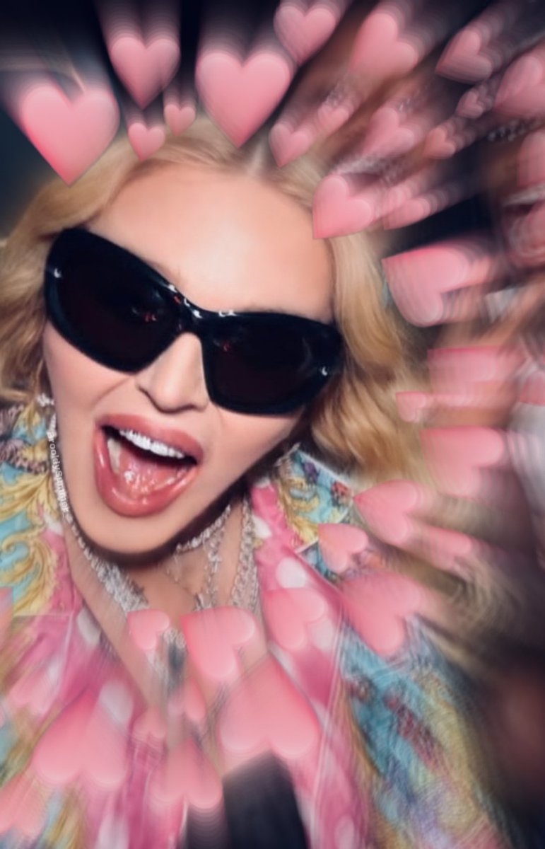 ARTPOPCYRUS_'s tweet image. Sooo..... 
#1989TaylorsVersion is coming
#UsedToBeYoung by @MileyCyrus is coming
#ArtpopActII is coming 
&amp;amp;
#celebrationtour new dates are coming