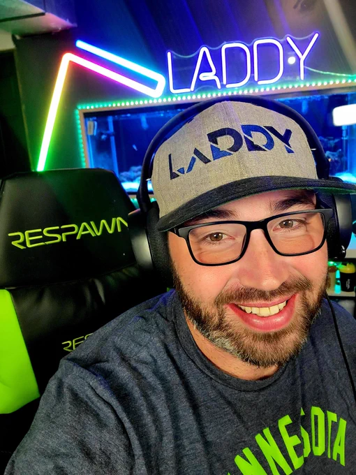 LaDDyTTV's tweet photo. #RESPAWNRecruits #Introduction

I'm LaDDy your favorite #GamerDad out here battling through our 3rd recruits! Last year we were cut short at #Top25 but we were able to receive #TheFinalVouch from @RESPAWNProducts

You can find me gaming most nights with members from my community! https://t.co/LbEipzejFX