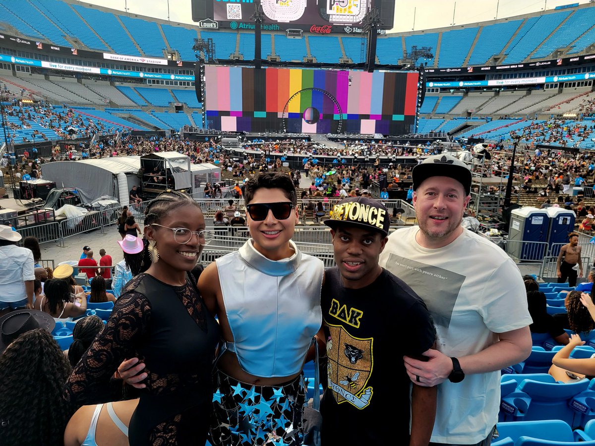 alexnedd2's tweet photo. Getting ready for my gurl BEYONCE!!!
#RENAISANCEWorldTour https://t.co/HjTDJd2Iv4