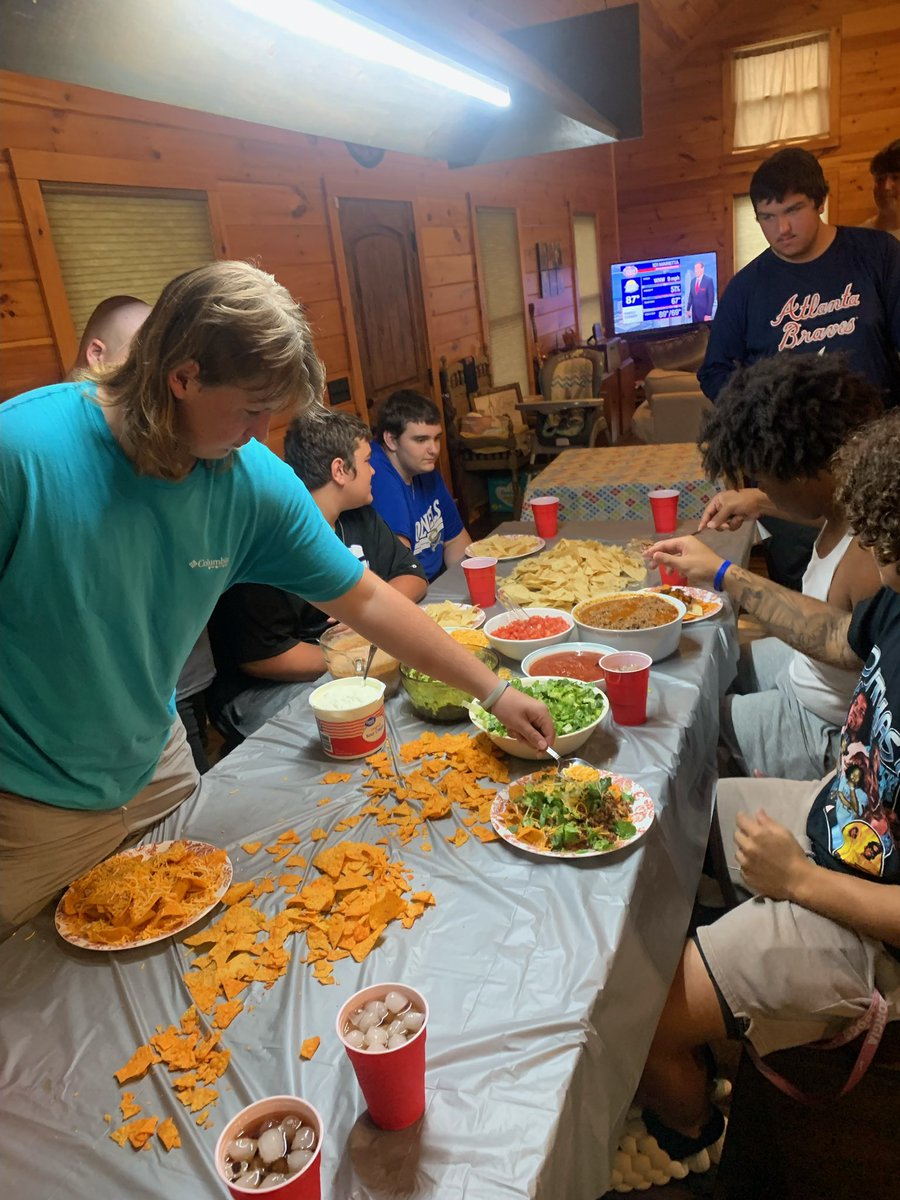 gocolonels91's tweet photo. First @CassFootball Widebody Wednesday 0f 2023 was a success. We even let a couple of skill dudes eat. #nachobar https://t.co/XFAvhOqB0m