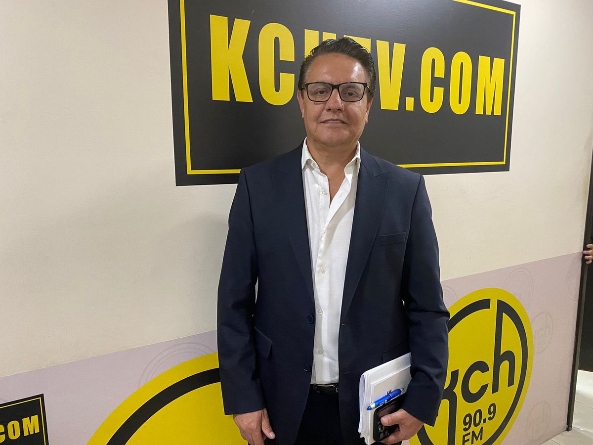 El candidato presidencial Fernando Villavicencio fue asesinado en Quito, tras salir de un mitín político. Un miembro de su campaña confirmó el asesinato 

Más detalles en kchcomunicacacion.com