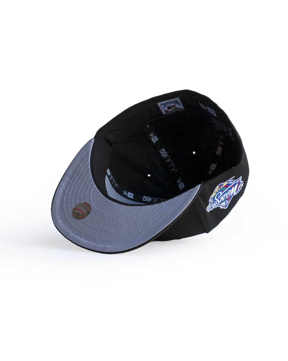 BillionCreation's tweet photo. The NE x Billion Creation SD Padres Flying Skull is available on 59Fifty and 9Fifty.

Now in-store and live at https://t.co/uh3uRer9je!

#billioncreation #newera #59fifty  #sandiegopadres #padres #flyingskull #skull #Exclusive #mlb #baseball #fittedoftheday #9fifty https://t.co/mXMFgINnEE