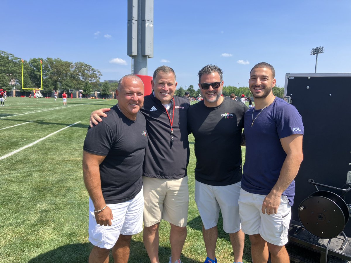 AnthonyFucilli's tweet photo. @BTNDaveRevsine @Acioffi06 @HowardGriffith @gerrydinardo Nobody does it better 😎cioffi’s https://t.co/qey72r9KS7