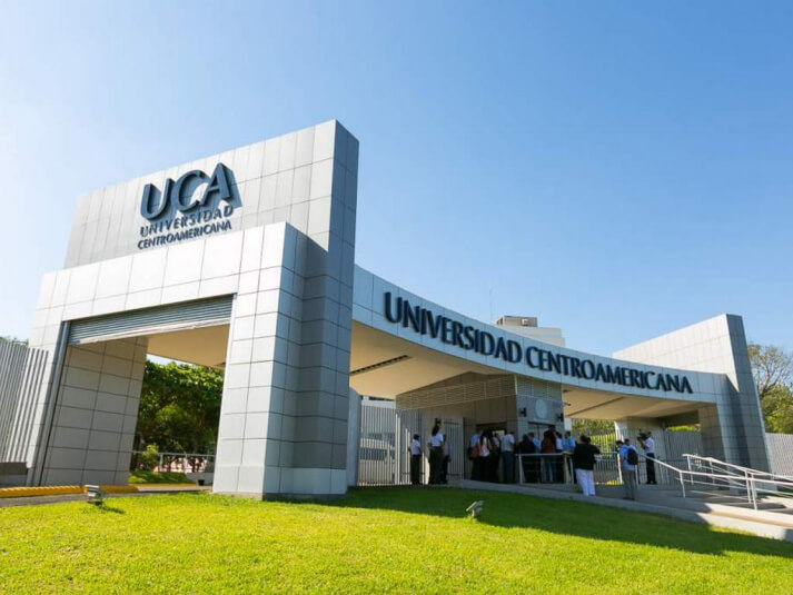 EnriqueNIC1's tweet photo. La Universidad Centroamericana UCA, vuelve a ser reprimida por la dictadura Ortega-Murillo, cancelando sus cuentas bancarias. Esto solamente perjudica al estudiantado nicaragüense, que resiste el deterioro educacional nicaragüense. 

#SOSUCA 
#SOSNicaragua 🇳🇮 https://t.co/wcIWuZBu3Q