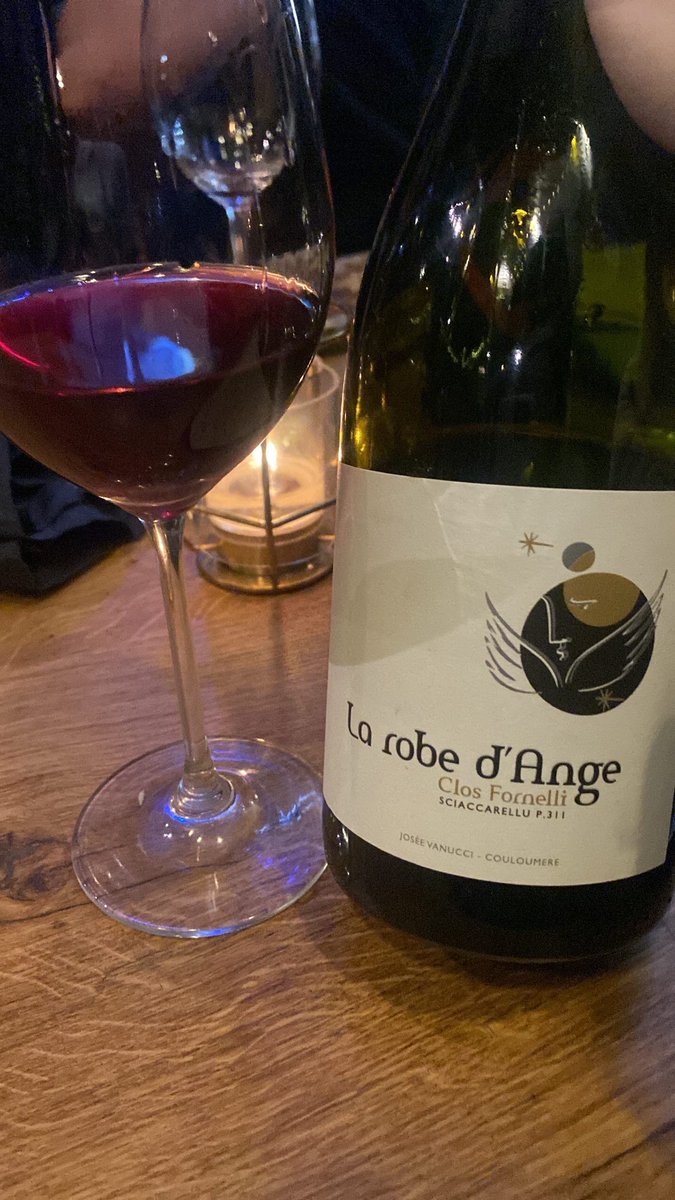 Marindeaudouuce's tweet photo. Tasting du soir entre amis 🍷✨ https://t.co/kvKrI76NPf