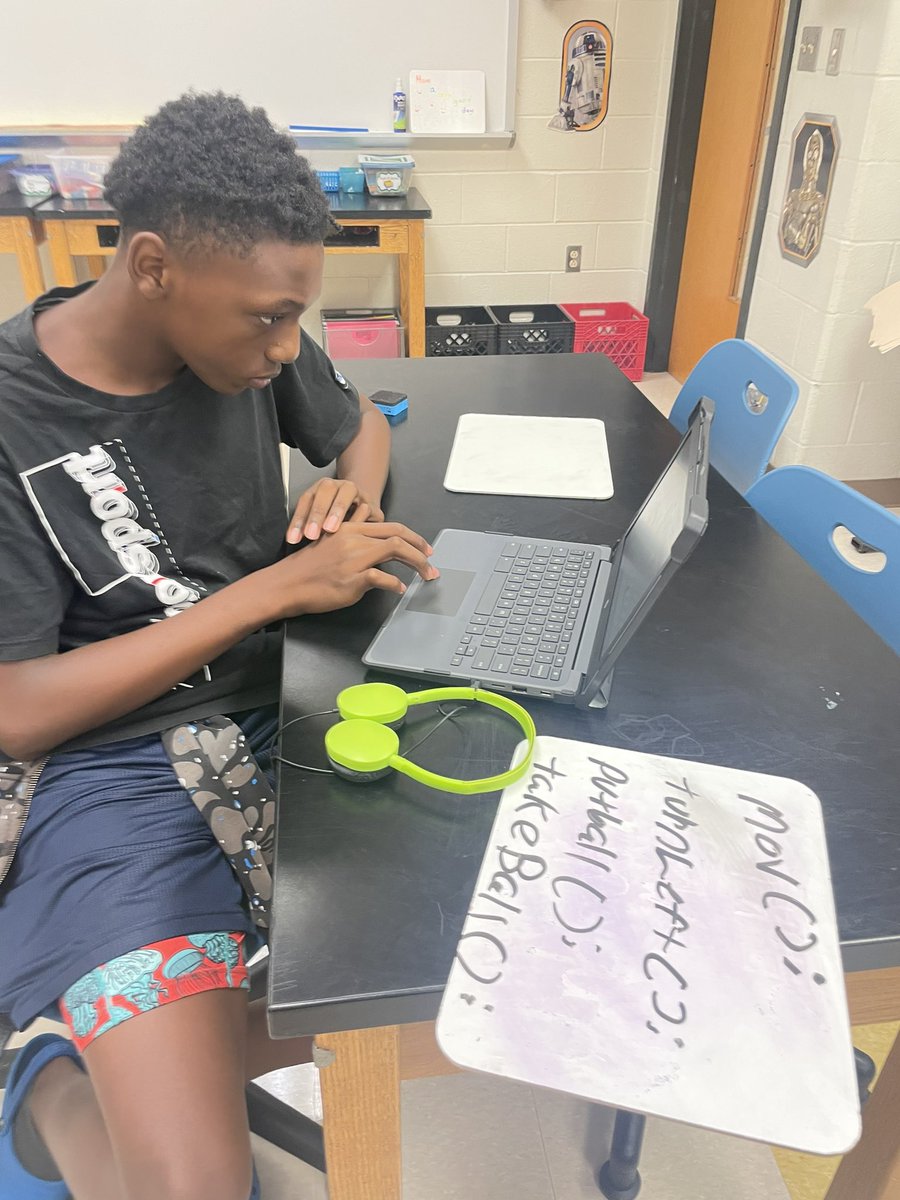 PriceCSRobotics's tweet image. My amazing 8th grade advanced computer science class is rocking their first week! We are learning #javascript on @CodeHS @myteacherSwint @mrgreen3211 @PBS_Atlanta @APSPrice #coding @apsupdate @APSInstructTech