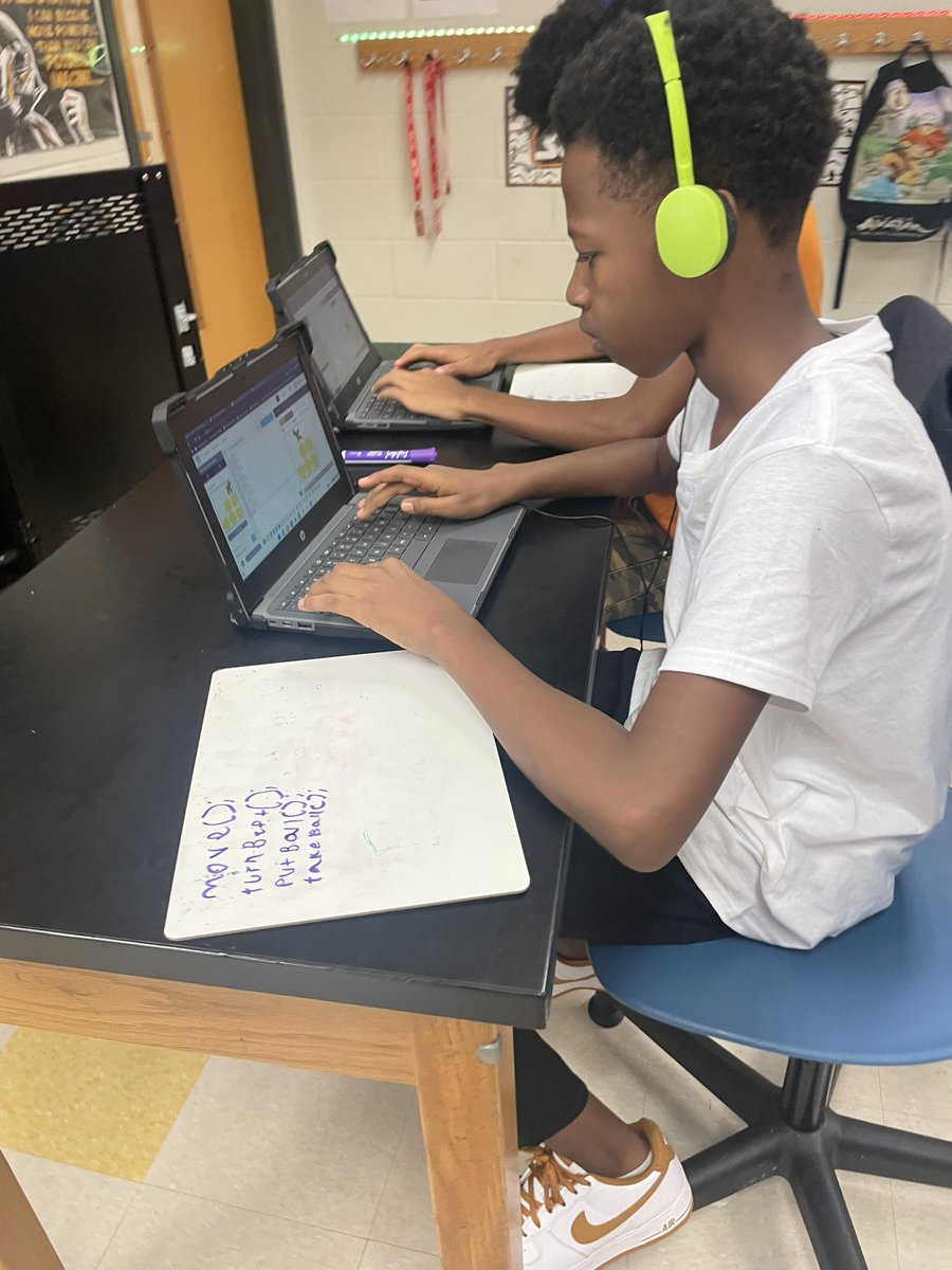 PriceCSRobotics's tweet image. My amazing 8th grade advanced computer science class is rocking their first week! We are learning #javascript on @CodeHS @myteacherSwint @mrgreen3211 @PBS_Atlanta @APSPrice #coding @apsupdate @APSInstructTech