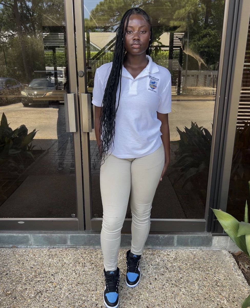 leaplaila's tweet photo. Senior year. https://t.co/HRDpI9FoAZ