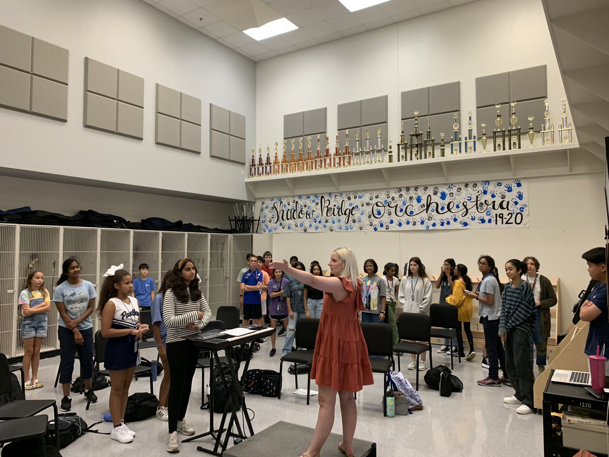 ShadowRidgeMS's tweet image. We had a great first day back with fun activities! 
#lisdb2s23