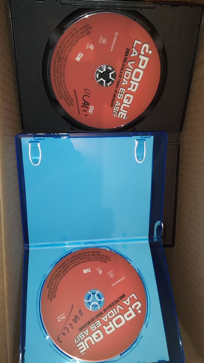 brunoagsanchez's tweet photo. Muchas gracias @convoynetwork #ConvoyFilms, profesor @ivannieblas, patronny @Olallo_Rubio, ya llegaron mis recompensas ¡!★*
#PorQuéLaVidaEsAsí https://t.co/y8nwTLD38i