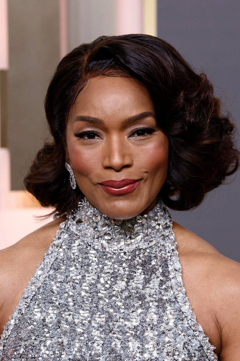 AngelaASSett's tweet photo. Queen Bassett. ❤️

#AngelaBassett #MarvelActress #Celebrity #BlackPanther #WakandaForever #Queen #Goddess #Gilf #Beauty #Ramonda #MovieStar https://t.co/vExhXk7wrd