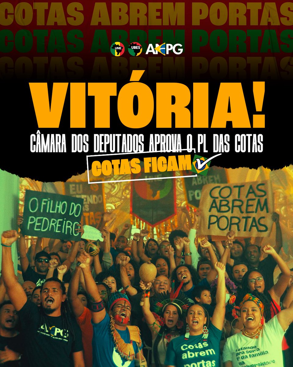 uneoficial's tweet photo. AS COTAS FICAM! 

Hoje, em votação histórica, a câmara aprovou a revisão de lei de cotas e incluiu quilombolas e pós-graduandos. Além disso, a lei estabelece prioridade para os cotistas no recebimento de benefícios de assistência estudantil.

Vamos pintar a universidade de povo, porque a gente não aceita menos do que educação, diversidade, cidadania e igualdade, pessoas diferentes, mas com as mesmas oportunidades.

Gritamos e continuaremos gritando: AS COTAS ABREM PORTAS! ✊🏿🚪