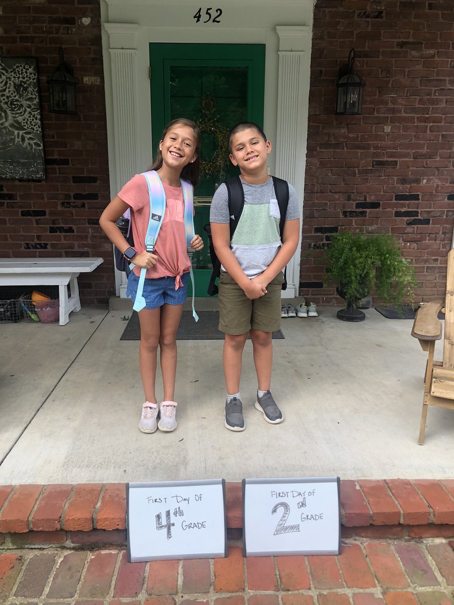 EW2510's tweet photo. Thank you for a great first day @hawthornehawks and @JCPSKY!! First words at pick up “I LOVE my teachers!!” What more can we ask for? 

The best are with @JCPSKY ❤️❤️❤️ https://t.co/cQF69vYcGg