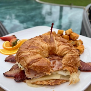 The Lazy Days of Summer are here!  Come out and enjoy a round on one of our PGA Championship Golf courses.  Unwind at Red Restaurant with a libation and a variety of great menu choices to make your stomach smile!
#golf #golfer #golfpga #golflife #food #libation #summer