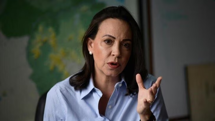 OrlvndoA's tweet photo. El correismo es un grupo del crimen organizado. Nadie duda de eso. Lo han demostrado una y otra vez. Hoy han llegado al extremo de asesinar al candidato de derecha en Ecuador.

Pero no es solo el correismo. La izquierda narco latinoamericana es así. Asesina sin pudor.

Hoy más que nunca hay que rodear a @MariaCorinaYA, a @JavierMilei_, a @MariaFdaCabal y a todo político valiente que se enfrenta a estos criminales.