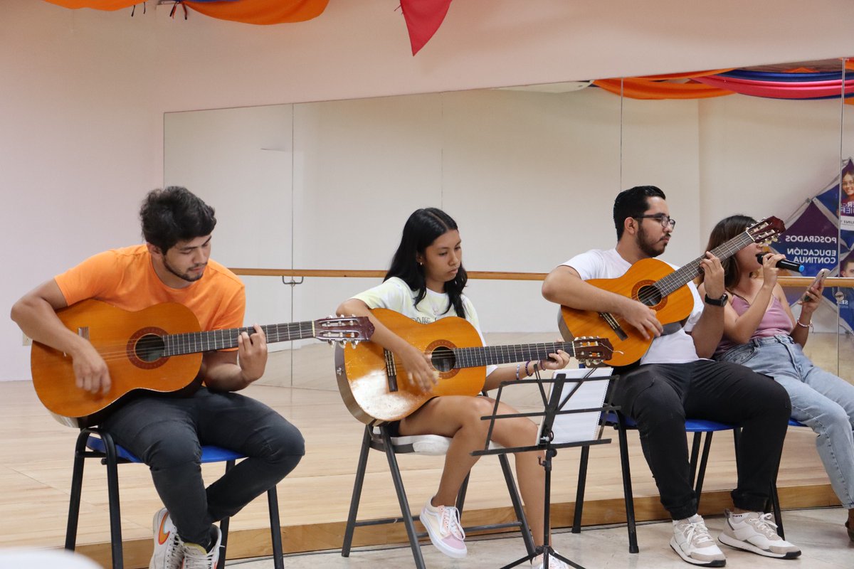 UNIVAVallarta's tweet photo. Esto fue el Cierre de Talleres en UNIVA 🎨💃🏻⚽️🎻
Donde alumnos de Licenciatura realizaron distintas presentaciones artísticas y encuentros deportivos.
#DesarrolloIntegralUnivaVallarta #UNIVAVallarta #UNIVA #CrecerComoTúQuieres https://t.co/RzpkwmSawu