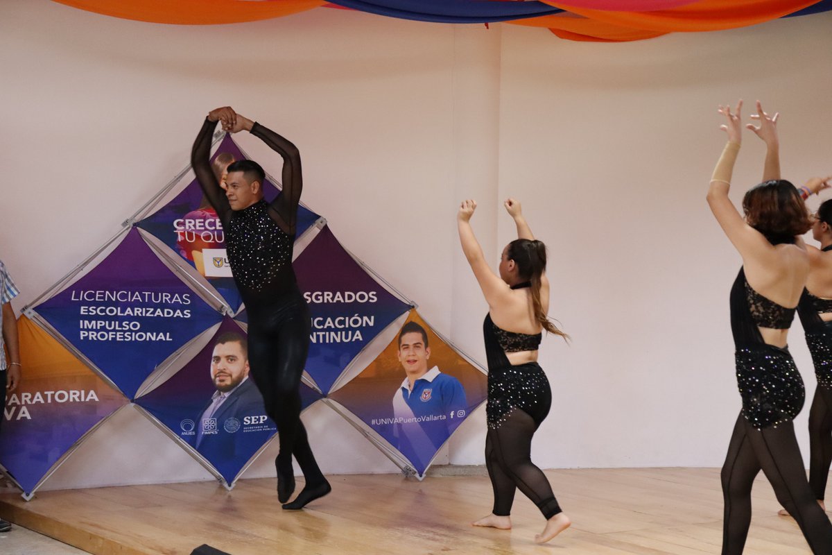 UNIVAVallarta's tweet photo. Esto fue el Cierre de Talleres en UNIVA 🎨💃🏻⚽️🎻
Donde alumnos de Licenciatura realizaron distintas presentaciones artísticas y encuentros deportivos.
#DesarrolloIntegralUnivaVallarta #UNIVAVallarta #UNIVA #CrecerComoTúQuieres https://t.co/RzpkwmSawu