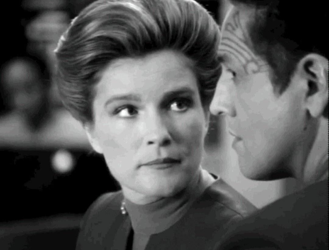 Julie74656's tweet photo. Timeline cleanse β¨οΈ
#StarTrekVoyager #JCdeserveProdigy #Janeway #Chakotay
Mwah π Always π https://t.co/oecZJSaqCt