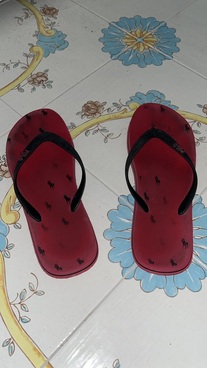 MasterBated54's tweet photo. Troiette scrivetemi se volete leccare le mie infradito 💦😈😈💦
#paypig  #findom #feet #feetpicsforsales https://t.co/7JKzUmVKtN